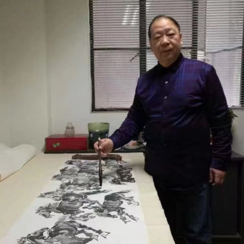伍允寿艺术顾问照片