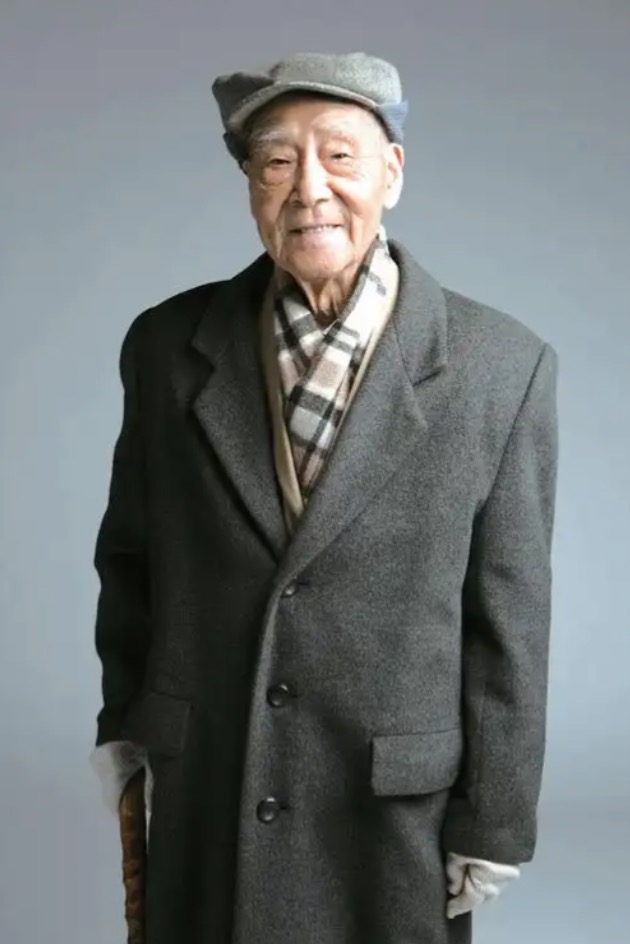 许渊冲先生肖像