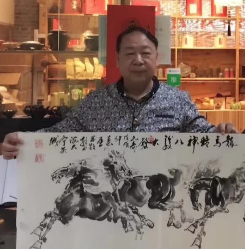 伍允寿老师照片